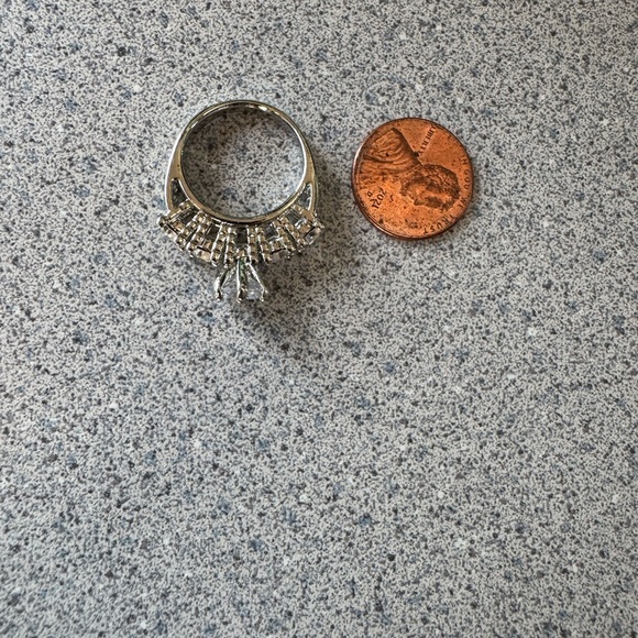 rhinestone bling statement ring Sz 6 NWOT diamonds silver princess wedding cz - Picture 17 of 17